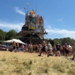 Environ 1 300 teufeurs présents dans une free-party au Morbihan, sans incidents notables.