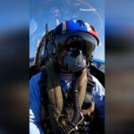 Quentin Fillon Maillet rejoint la Patrouille de France pour un vol d’entraînement.