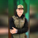 Chef Peper, militaire-influenceur, suscite des débats sur l’usage des réseaux sociaux en France.