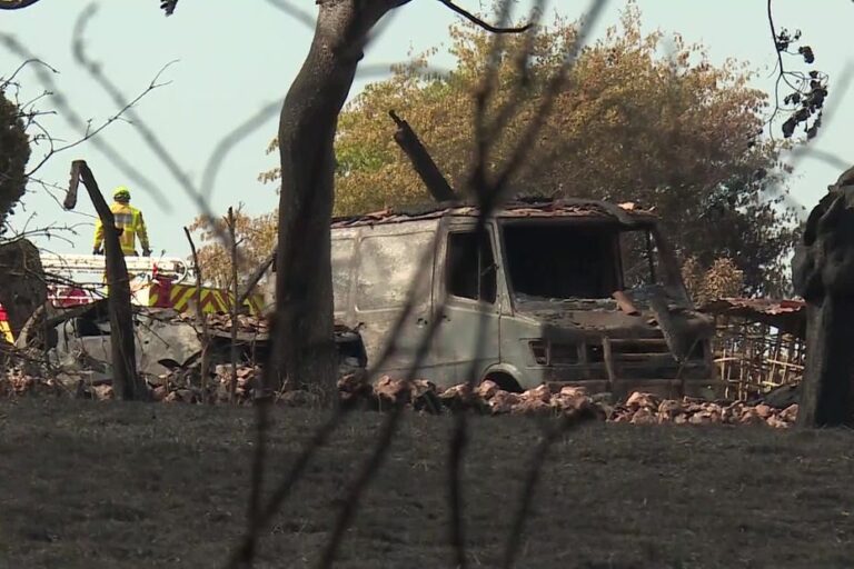 Incendie en Saône-et-Loire : plus de 100 hectares, deux maisons et un tracteur détruits.