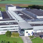 Urgo, laboratoire pharmaceutique français, atteint un chiffre d&rsquo;affaires de plus d&rsquo;un milliard d&rsquo;euros.