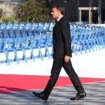 Cérémonie à Nice : la Patrouille de France survole les chaises vides des victimes du 14-Juillet.