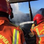 Près de 60 pompiers mobilisés en Vendée pour maîtriser un feu de forêt, 50 personnes évacuées.