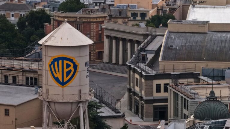 Rachat de Warner Bros Discovery par Paramount : le syndicat des scénaristes s’exprime