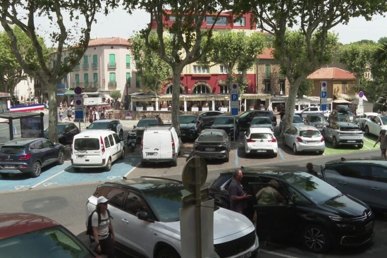 Collioure, village préféré des Français, confronté à des problèmes de circulation et stationnement.