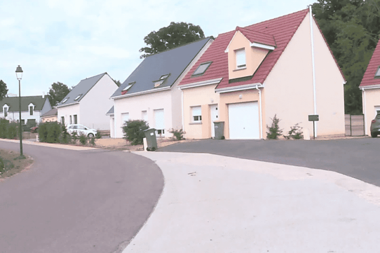 Une mère de famille tuée dans un lotissement à Houlbec-Cocherel, Eure.