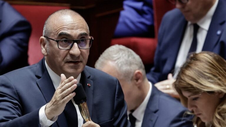 Polémique sur les Canadair : le ministre de l’Intérieur défend leur efficacité en Europe
