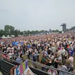 Avion de Gims retardé par les orages, concert aux Vieilles Charrues décalé de 30 minutes.
