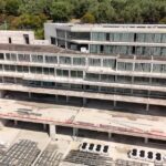 Un hôtel 5* abandonné sur la Côte d’Azur soulève des préoccupations environnementales.