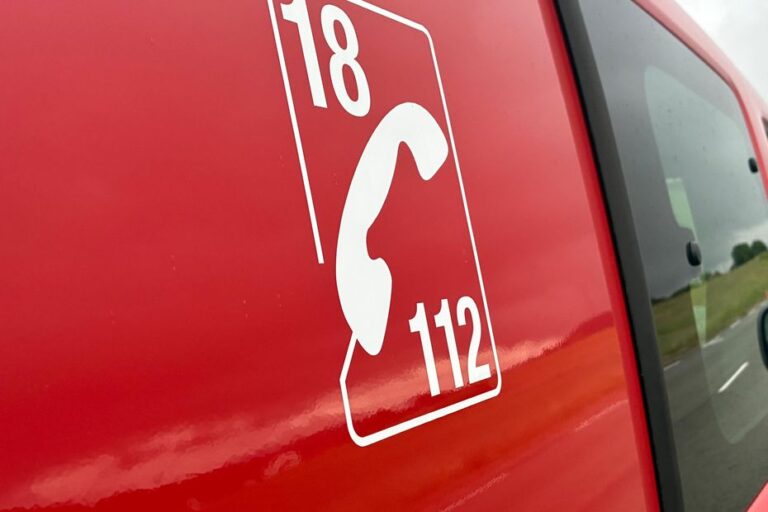 Automobiliste de 35 ans grièvement blessé après avoir été coincé entre sa voiture et un mur à Ornans.