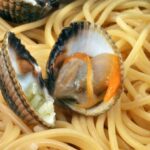 En Italie, la chaleur et la sécheresse menacent la culture des vongole et des moules.