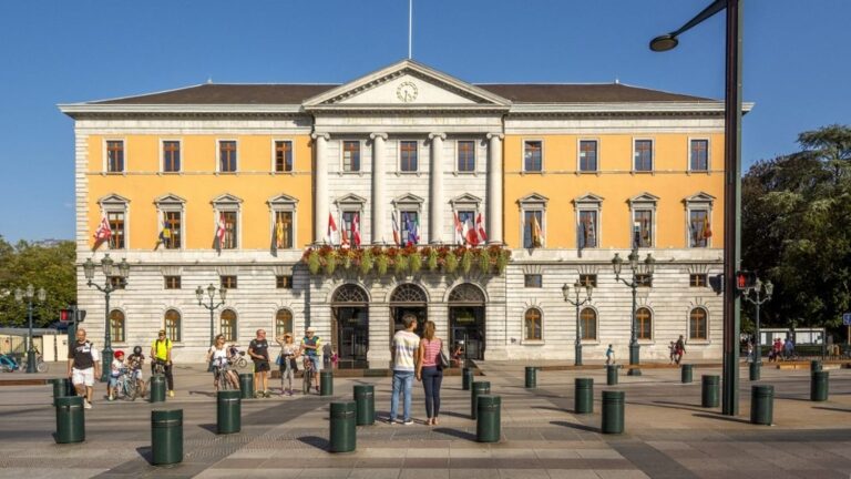 RSF accuse la mairie d’Annecy d’avoir tenté d’étouffer une affaire de viol impliquant un élu.