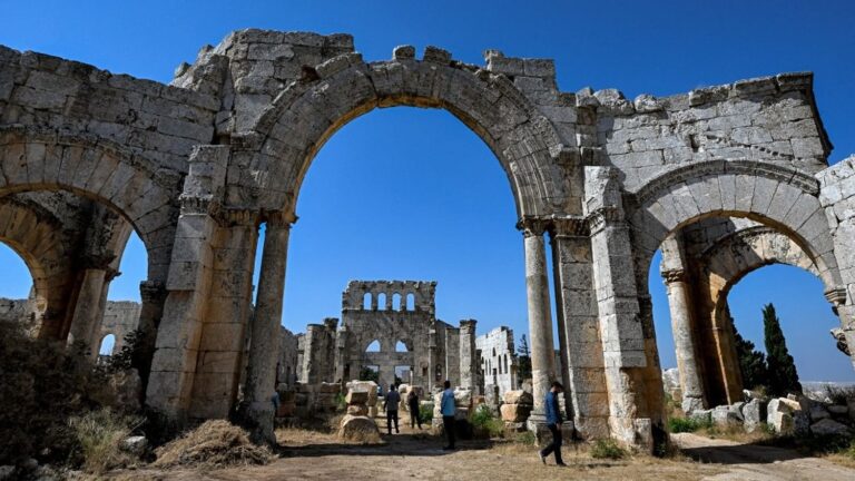 Le monastère de Saint Siméon en Syrie subit les ravages de la guerre et attend restauration.
