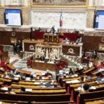 L’Assemblée nationale adopte un projet de loi d’urgence agricole autorisant des pesticides.