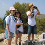 Des scouts à Marseille patrouillent les Calanques pour détecter les incendies.