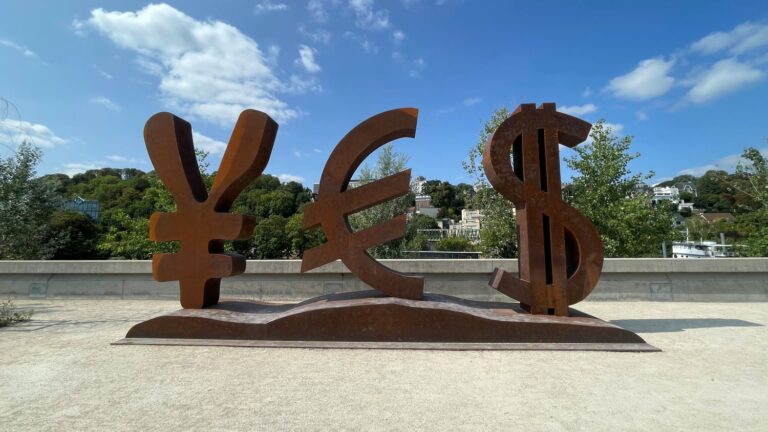 Le jardin de sculptures de l’Île Seguin : un espace artistique au cœur de constructions urbaines