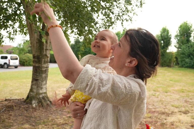 Parents de Marguerite, atteinte d’une maladie génétique rare, appellent à la solidarité.