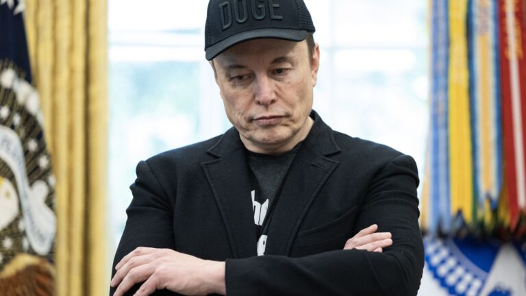 Elon Musk annonce un projet d’adaptation de « L’Odyssée » utilisant l’IA après ses critiques de Nolan.