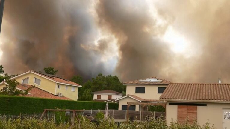 Incendie en Gironde : la presqu’île du Cap Ferret évacuée et isolée ce jeudi soir