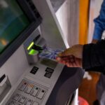 Diminution continue du nombre de distributeurs de billets en France, selon franceinfo