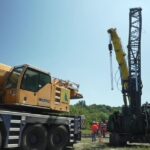 Opération de relevage réussie pour une grue de 35 tonnes dans le canal de la Sarre