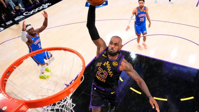 LeBron James rejoint les 76ers de Philadelphie pour les mener vers le titre NBA.