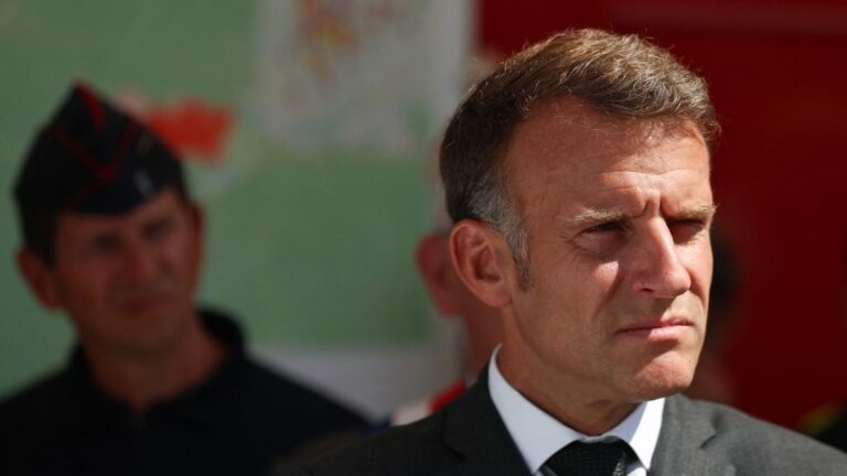 Emmanuel Macron demande aux Armées de se mobiliser contre les incendies, 500 militaires déployés.