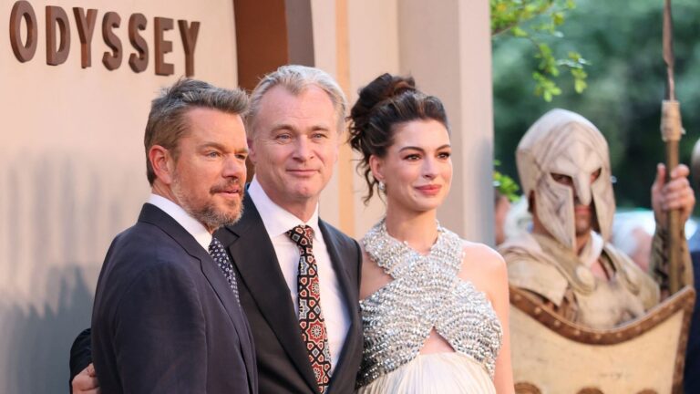 Des Grecs examinent l’adaptation hollywoodienne de « L’Odyssée » et ses implications culturelles.