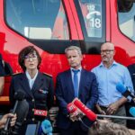 La préfète de Gironde appelle les touristes à éviter la région face à l&rsquo;avancée du feu.