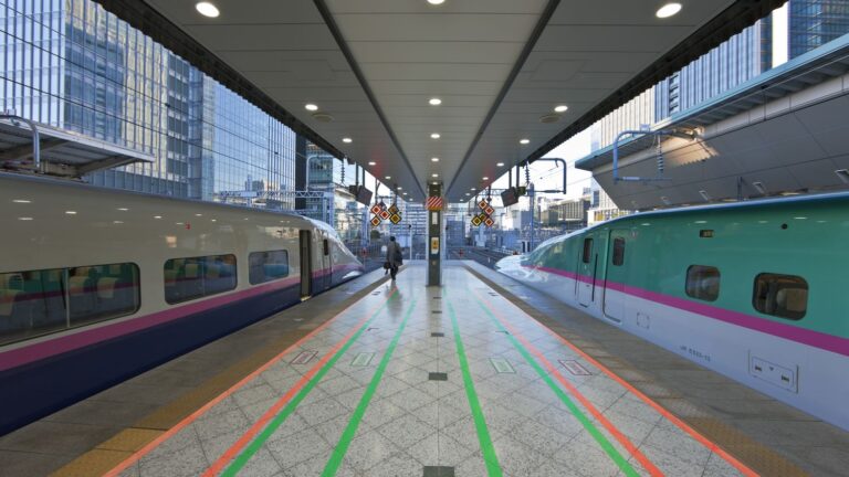 Le Japon propose des nuitées dans des TGV à quai au lieu d’hôtels.