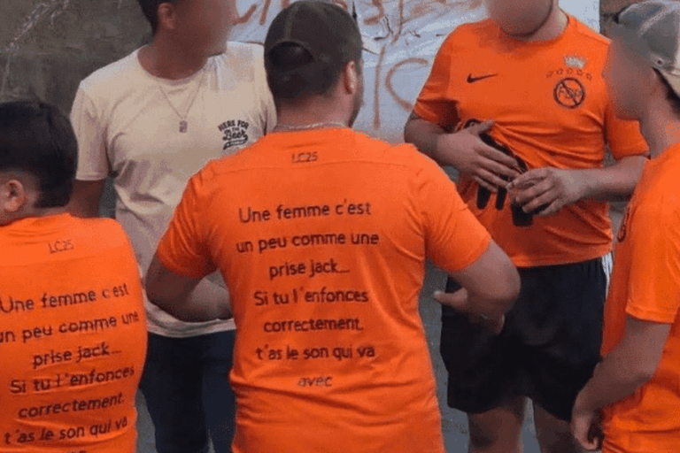 Enquête du parquet de Nîmes après la polémique d’un T-shirt jugé sexiste lors d’une fête votive.