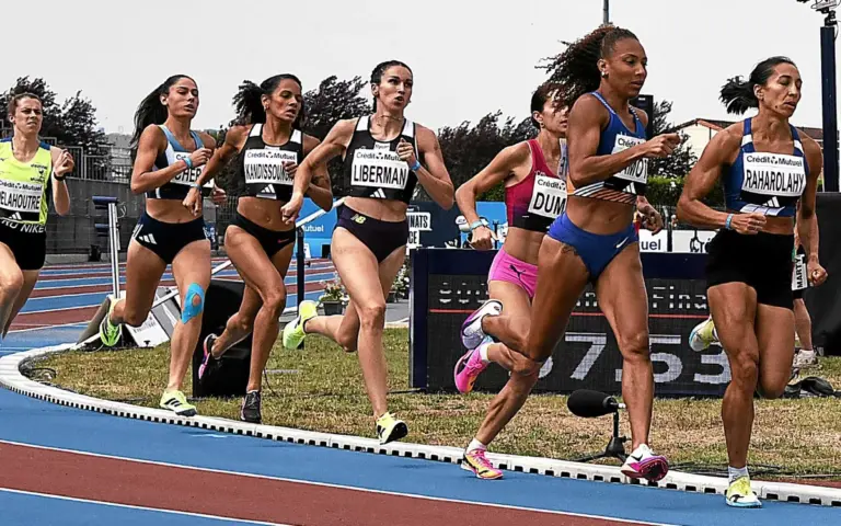 Julia Chérot termine 5e aux championnats de France élite du 800 m avec un chrono satisfaisant.