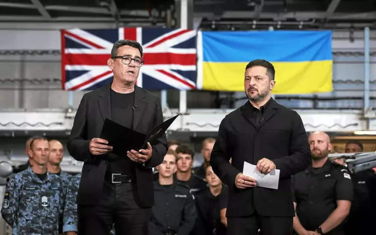 Burnham accueille Zelensky pour discuter d’un accord sur les drones.