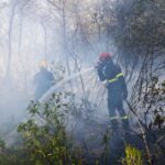 Incendies dans le Var : habitations touchées, la lutte contre le feu se poursuit.