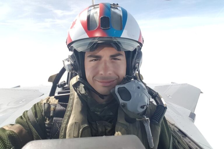 Un pilote de chasse normand mis en examen pour espionnage et trahison.