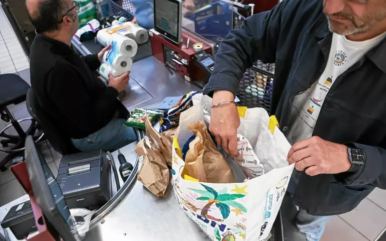 Croissance économique de la France : le PIB augmente de 0,2 % malgré la hausse des exportations.