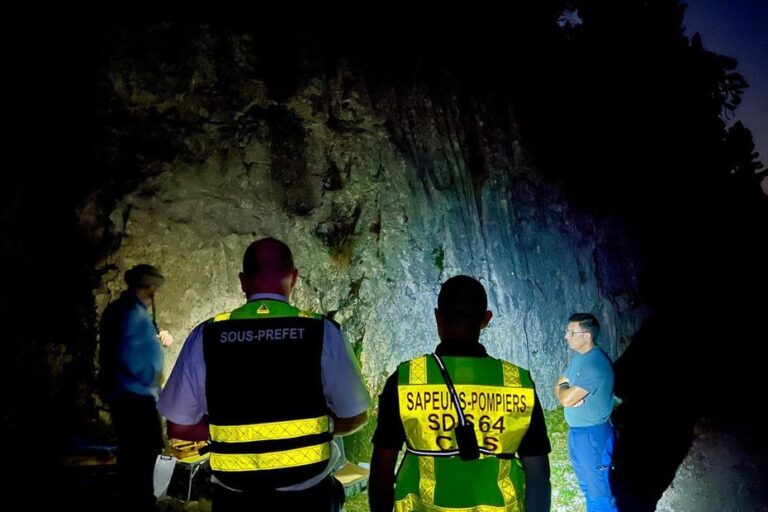 Un homme chute dans un gouffre de 350 mètres, le dispositif ORSEC activé en France.