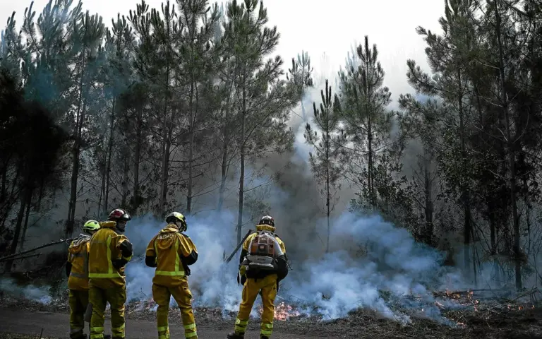 Optimisme sur le front des mégafeux en Gironde, incendie maîtrisé dans les Landes.