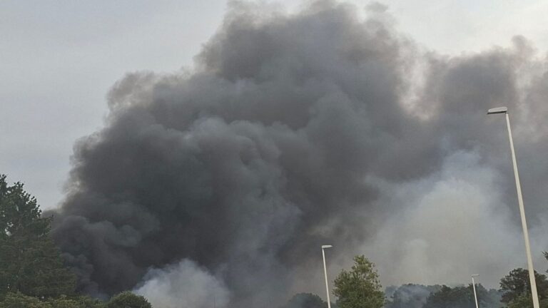 Incendie dans un camp de Roms à Nantes, 200 personnes évacuées par les autorités
