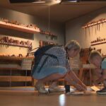 Un musée invite ses visiteurs à enquêter sur un meurtre mystérieux.
