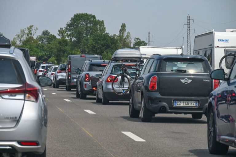 Prévisions de circulation Bison Futé : A9 saturée, chassé-croisé des vacanciers ce week-end.