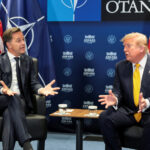 Trump critique les alliés européens lors du sommet de l&rsquo;OTAN, exprimant son mécontentement.