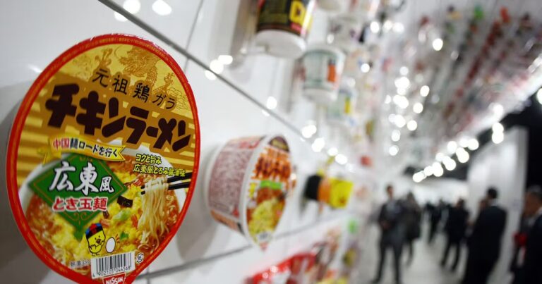 Des nouilles instantanées à l’eau froide au Japon pour faire face aux canicules.