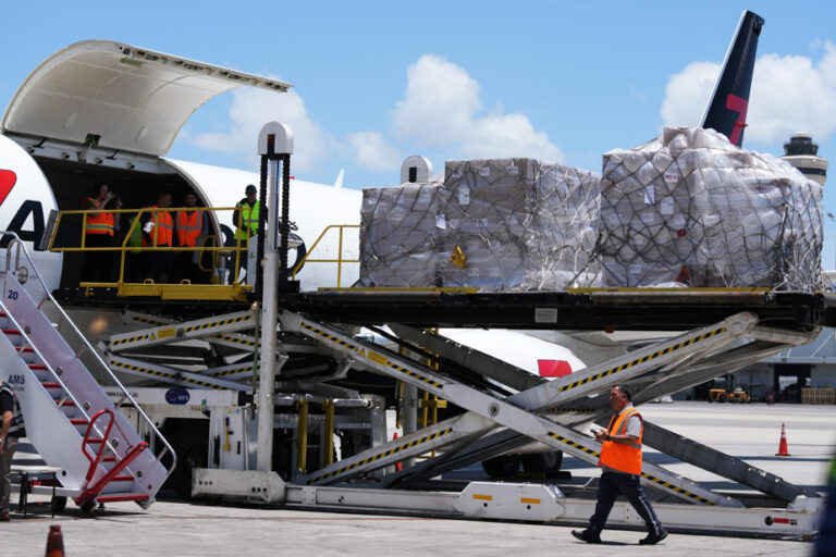 Washington envoie un avion d’aide humanitaire à Cuba pour répondre à une crise alimentaire.