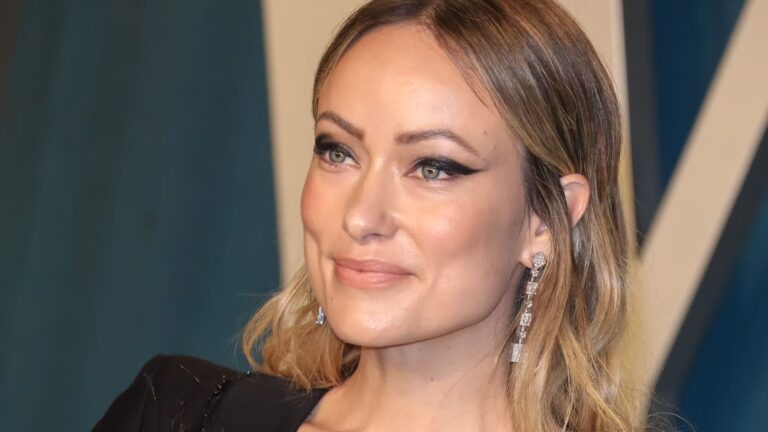 Olivia Wilde révèle avoir été sauvée par un acteur lors d’un tournage.