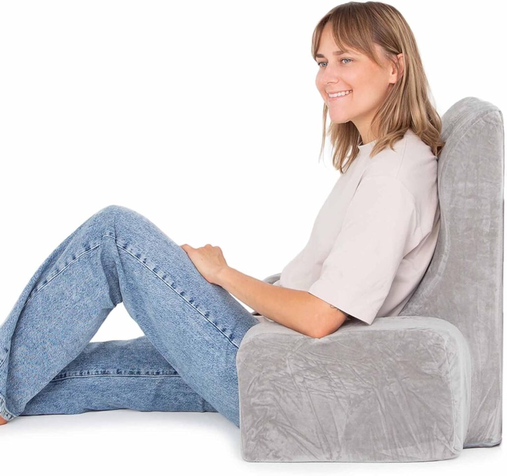 MKS présente un fauteuil en mousse à mémoire pour soulager les douleurs dorsales.