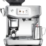 Sage The Barista Touch Impress : broyeur à 30 réglages et micro-mousse intégrée pour café optimisé.