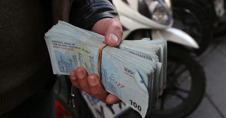 Guerre en Iran : la monnaie locale atteint un niveau historique face à la crise économique.