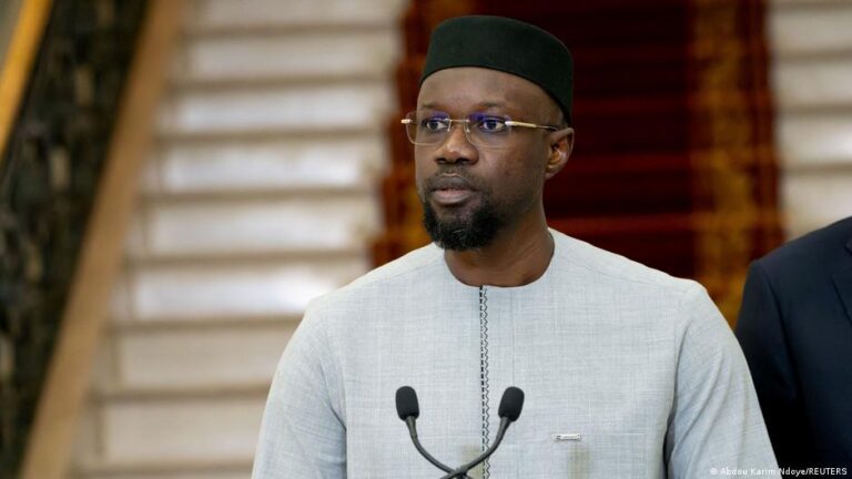 Sénégal : réforme du Pastef rejetée, affaiblissement de Sonko observé
