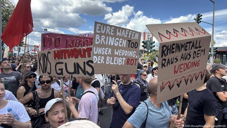 Tensions à Berlin après l’annonce de la construction d’une usine de munitions.